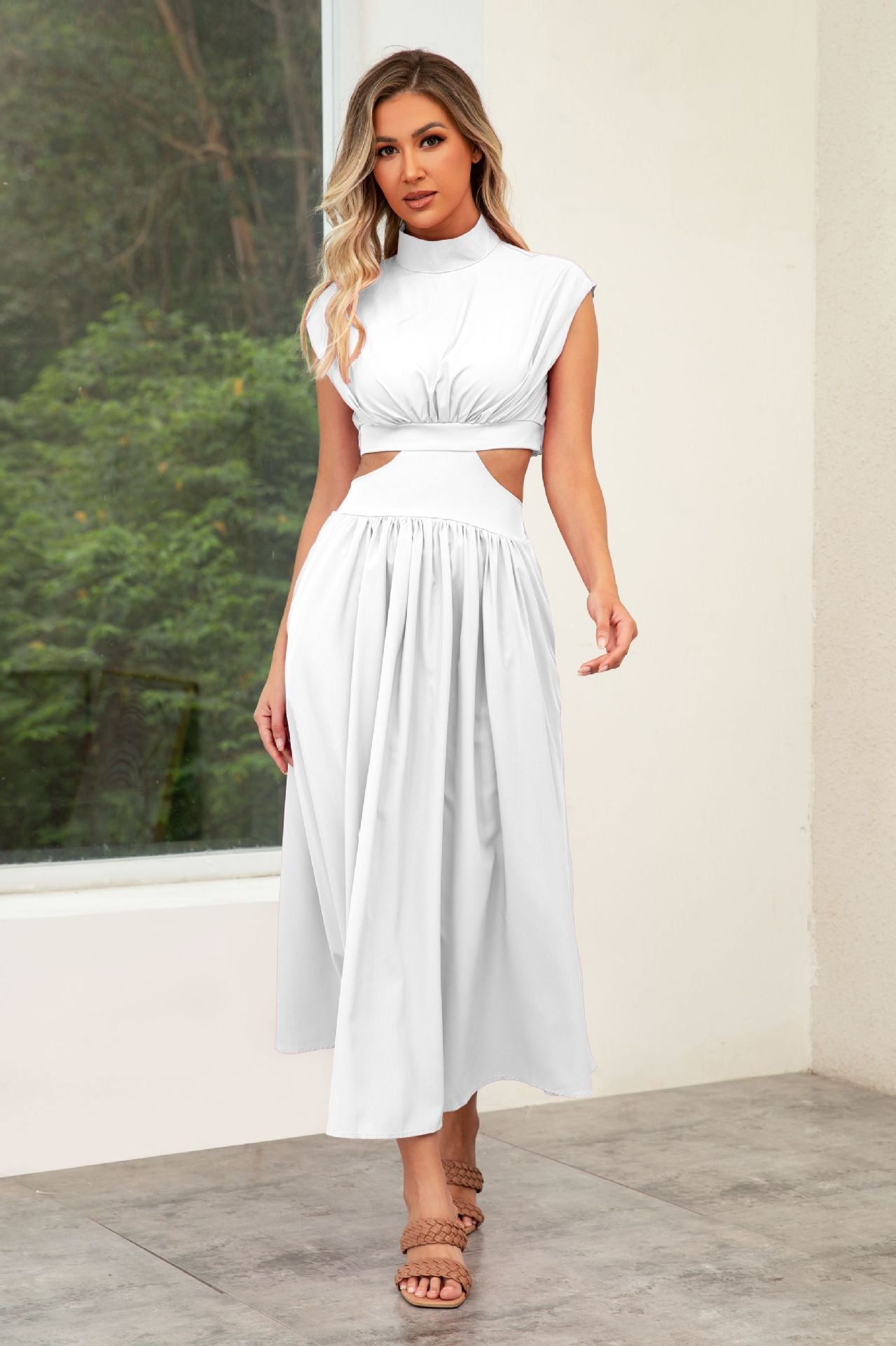 Maxi Jurk met Opstaande Kraag en Cut-Out Details voor Dames