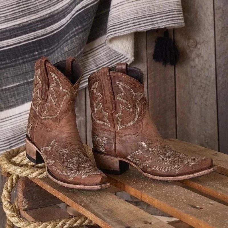 Geborduurd Cowboy Laarzen met Snip Neus voor Dames