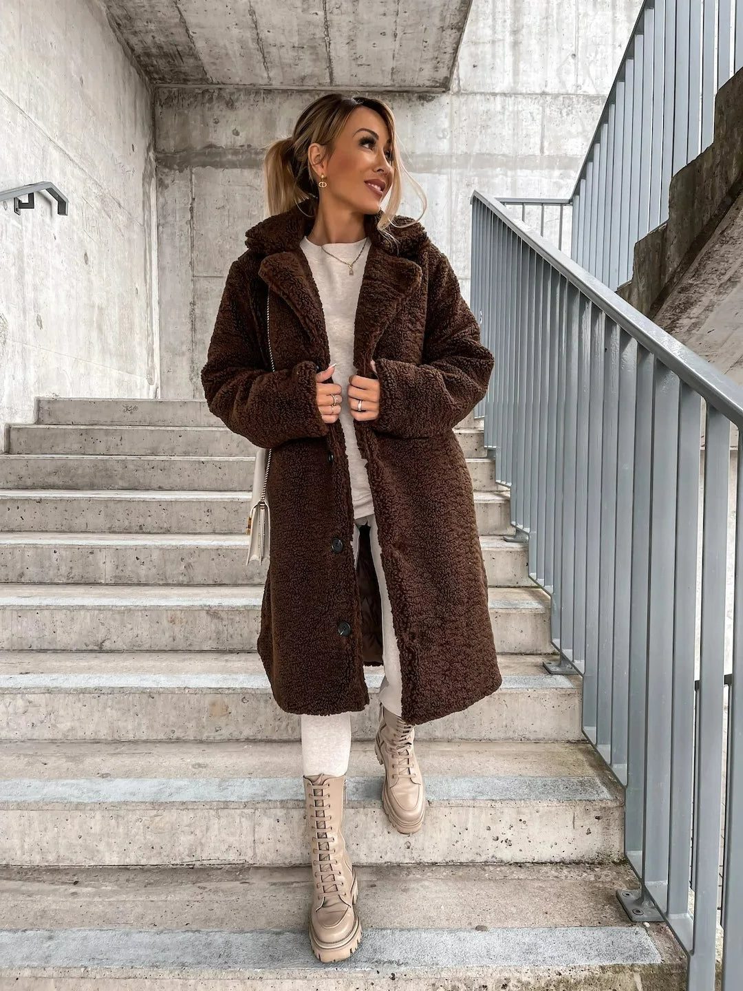 Lange Teddy Trenchcoat met Knoopsluiting voor Dames - View 4