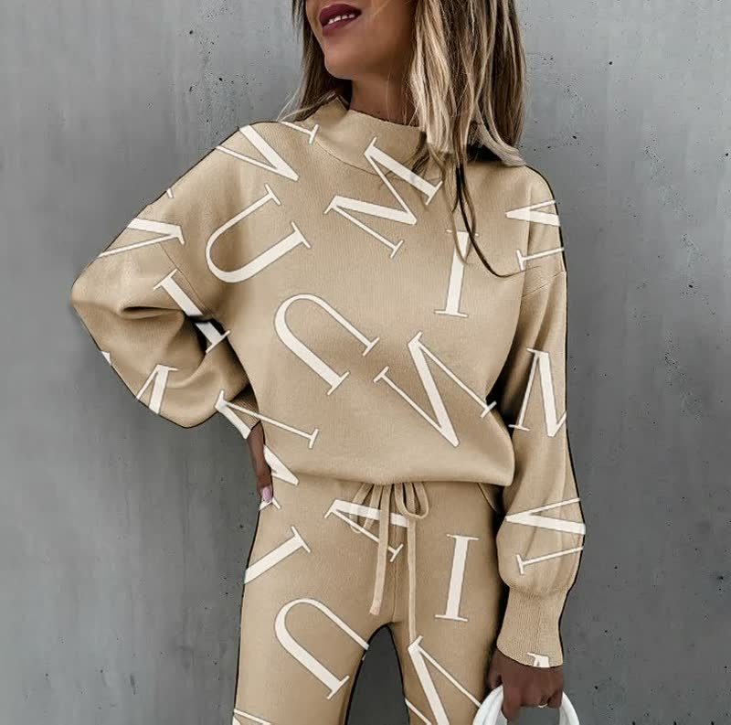 Oversized Trainingspak met Sterrenpatroon voor Dames - Abrikoos met letters
